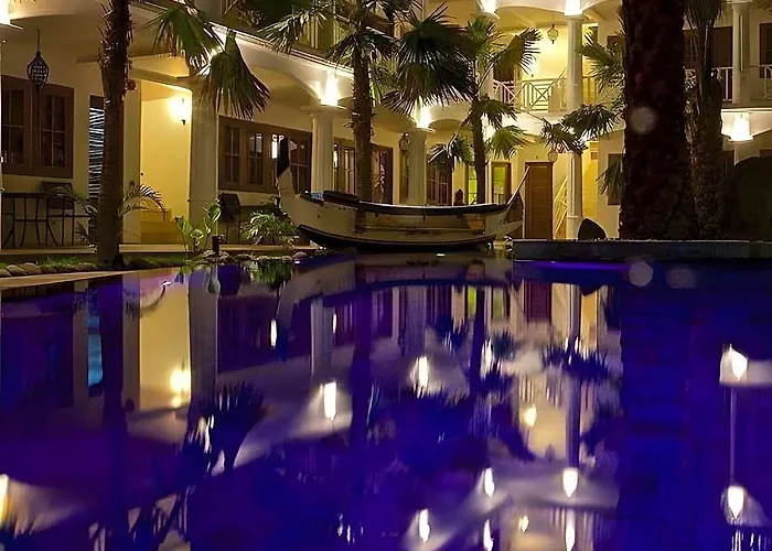أوكيه دايفرز ريزورت آند سبا بادانجباى